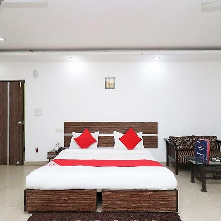 Oyo 10257 Hotel Lotus Park 구르가온 외부 사진