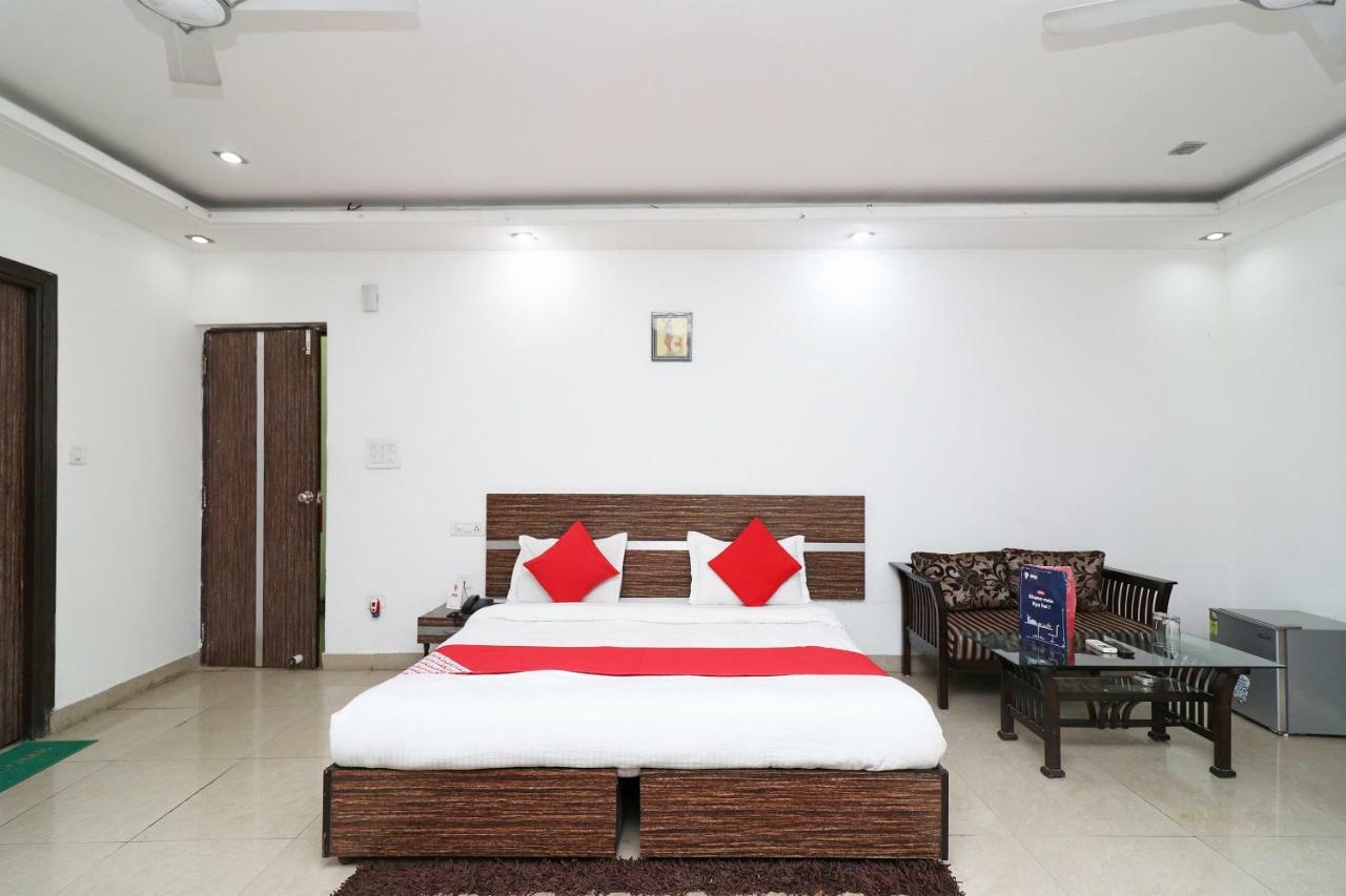Oyo 10257 Hotel Lotus Park 구르가온 외부 사진