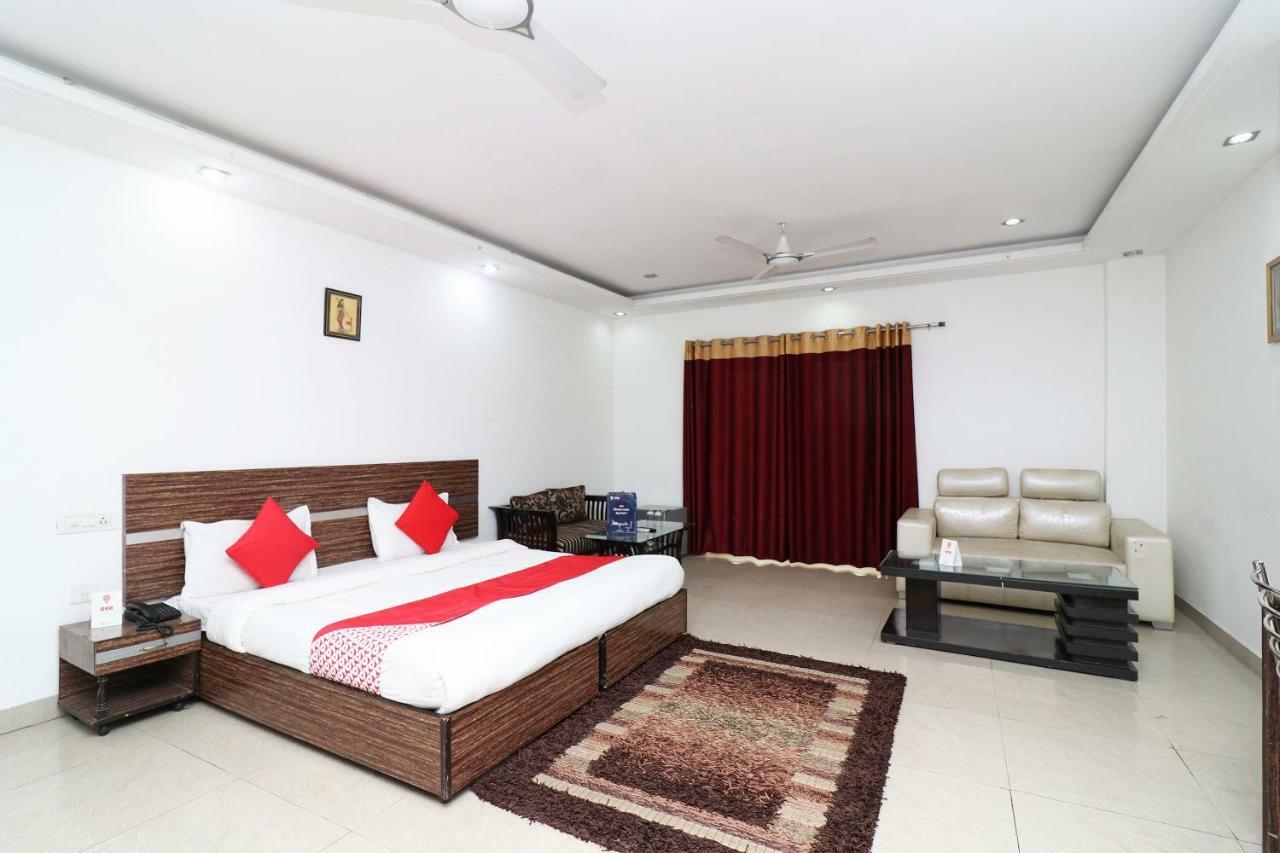 Oyo 10257 Hotel Lotus Park 구르가온 외부 사진