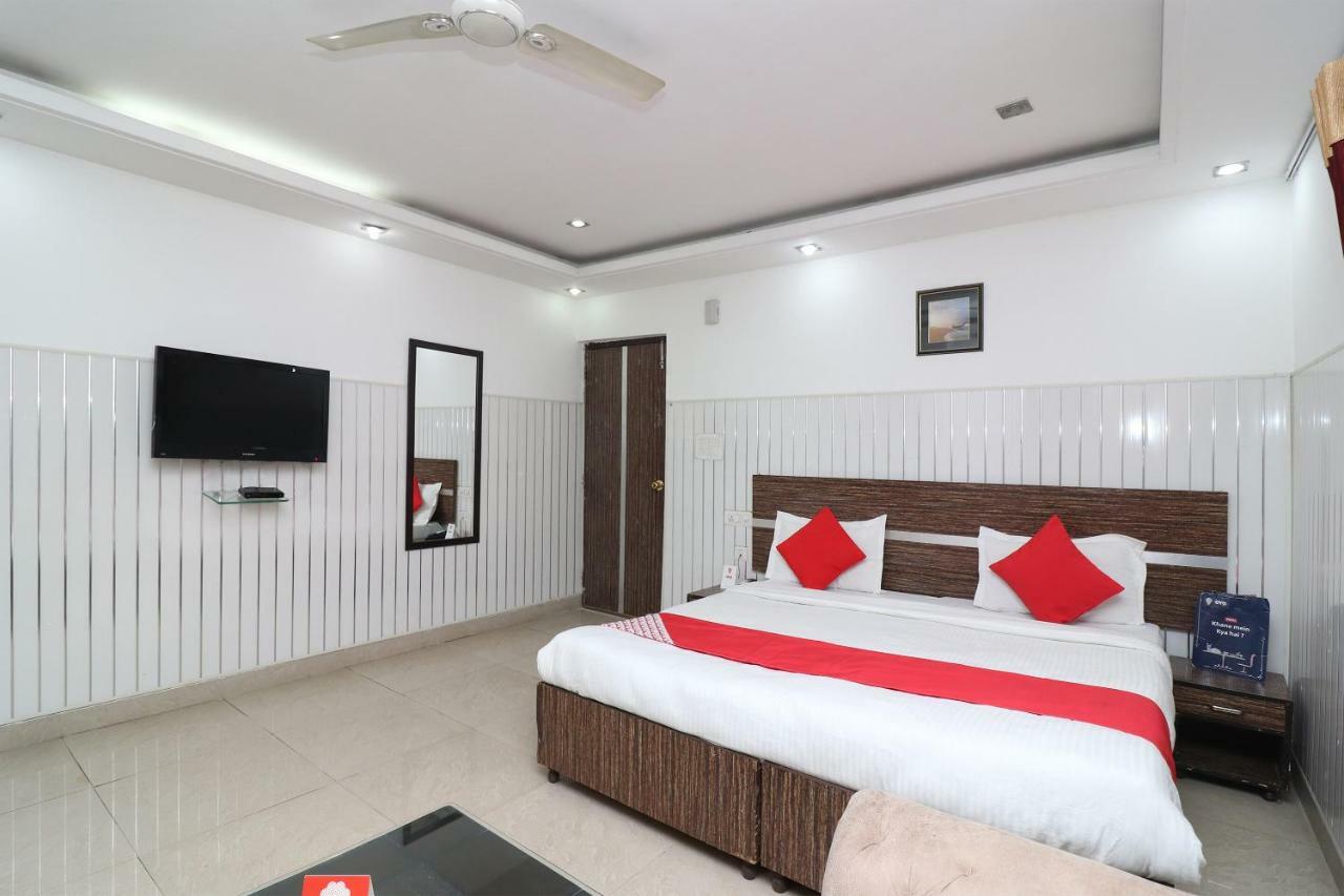 Oyo 10257 Hotel Lotus Park 구르가온 외부 사진