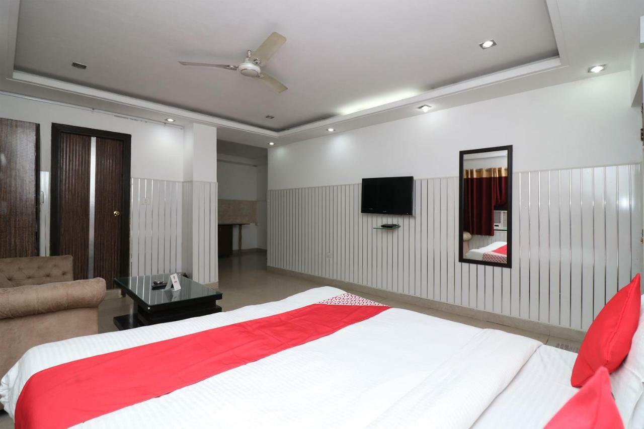 Oyo 10257 Hotel Lotus Park 구르가온 외부 사진