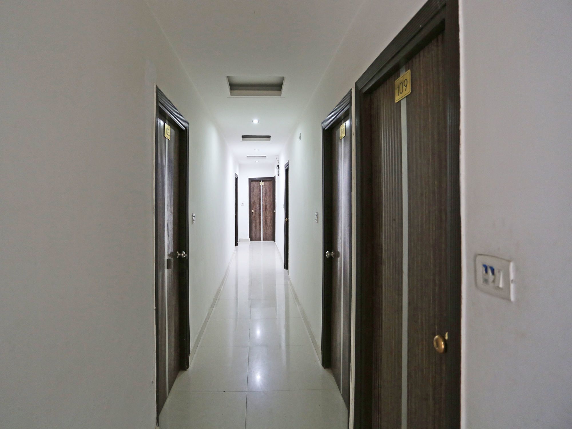 Oyo 10257 Hotel Lotus Park 구르가온 외부 사진
